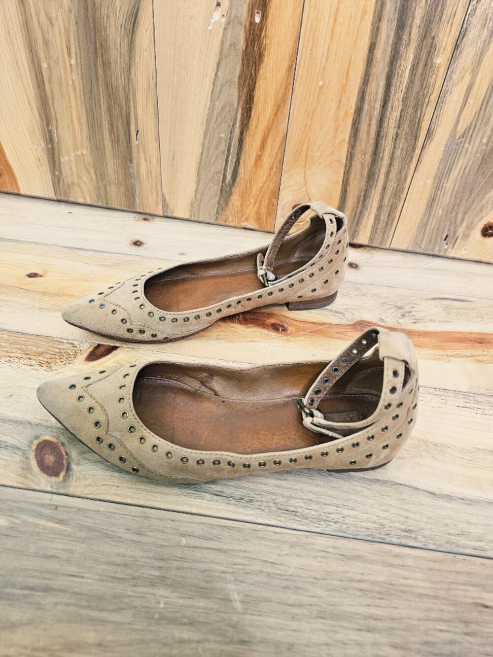 Frye Tan Leather Sienna Studded Pointed Flats Size 6 - Picture 3 of 7